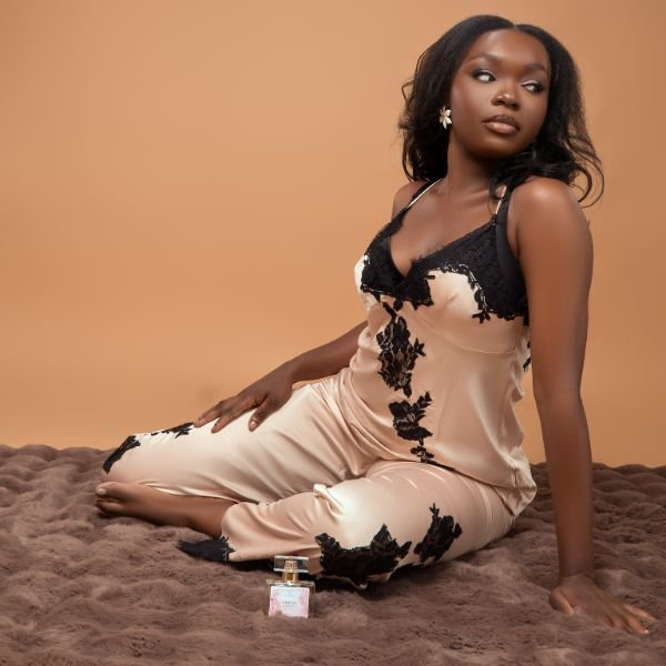 Pyjama en satin : élégance et confort ultime – Image 10