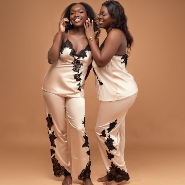 Pyjama en satin : élégance et confort ultime – Image 5
